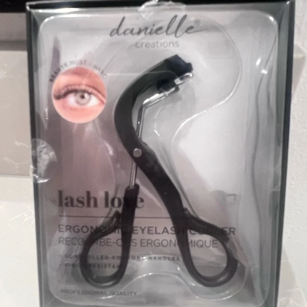 Danielle Creations Black Eyelash Curler